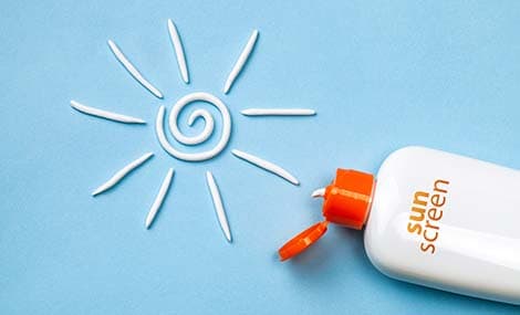 Mise à jour de la FDA concernant les principes actifs des écrans solaires : retrait du PABA et du salicylate de trolamine de la monographie des produits en vente libre