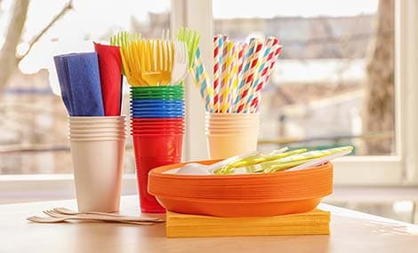 EU schlägt Änderungen der Verordnung (EU) 2022/1616 über recycelte Kunststoffmaterialien mit Lebensmittelkontakt vor