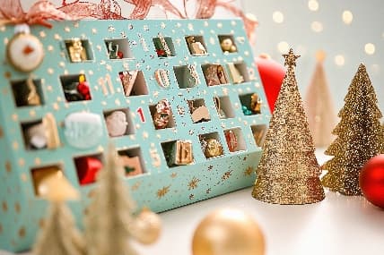 Les calendriers de l’Avent cosmétiques et les coffrets-cadeaux multi-SKU doivent-ils être conformes au PPWR de l’UE ?